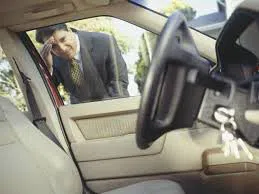 Glendale Locksmith Store Glendale, CA 818-351-3522 - keys-locked-in-car